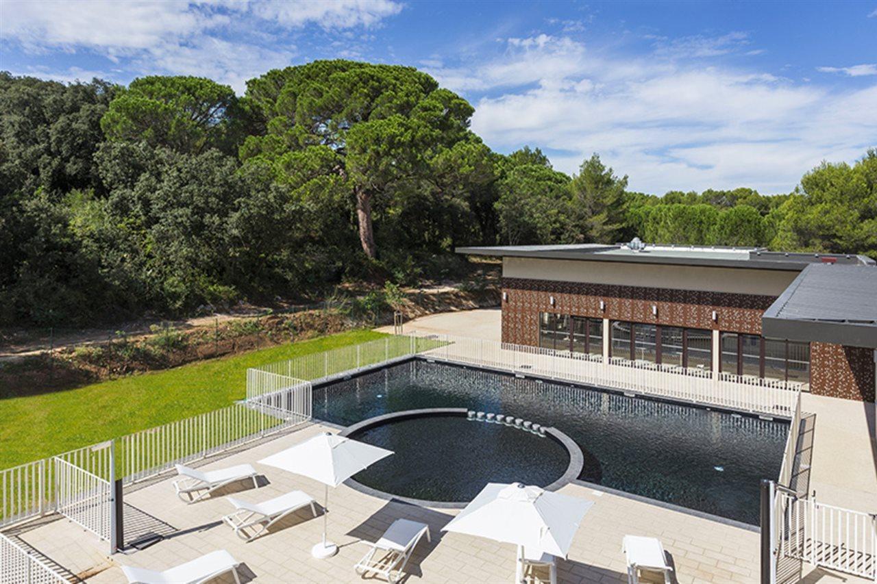Residhotel Residence Pont Du Gard Ремулан Екстериор снимка
