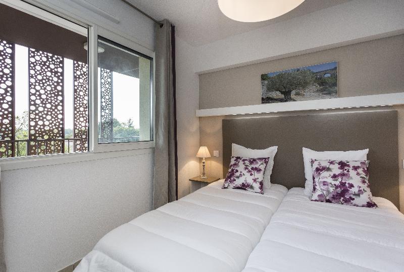 Residhotel Residence Pont Du Gard Ремулан Екстериор снимка