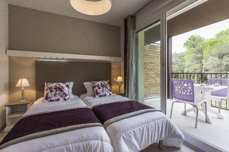 Residhotel Residence Pont Du Gard Ремулан Екстериор снимка