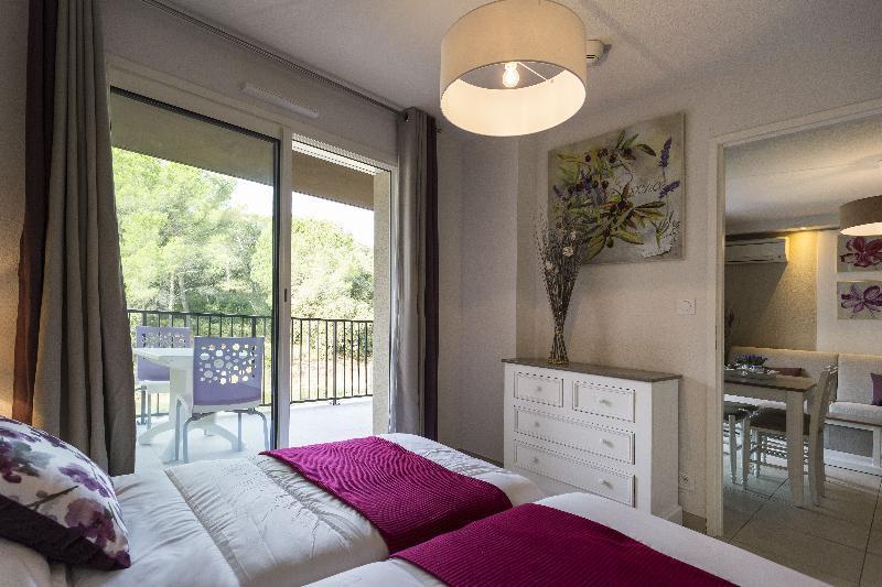 Residhotel Residence Pont Du Gard Ремулан Екстериор снимка