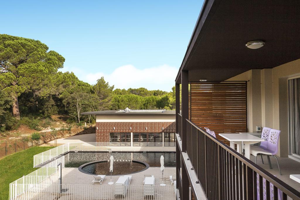 Residhotel Residence Pont Du Gard Ремулан Екстериор снимка