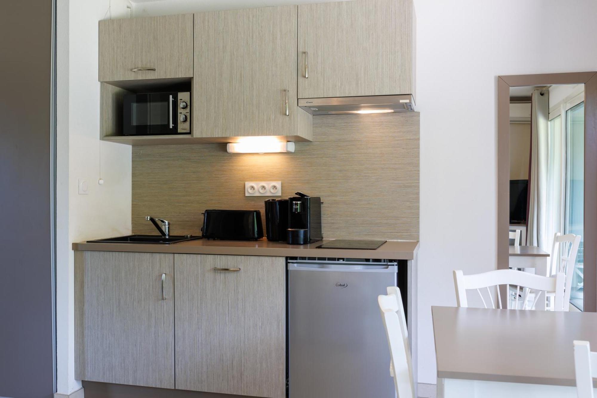 Residhotel Residence Pont Du Gard Ремулан Екстериор снимка
