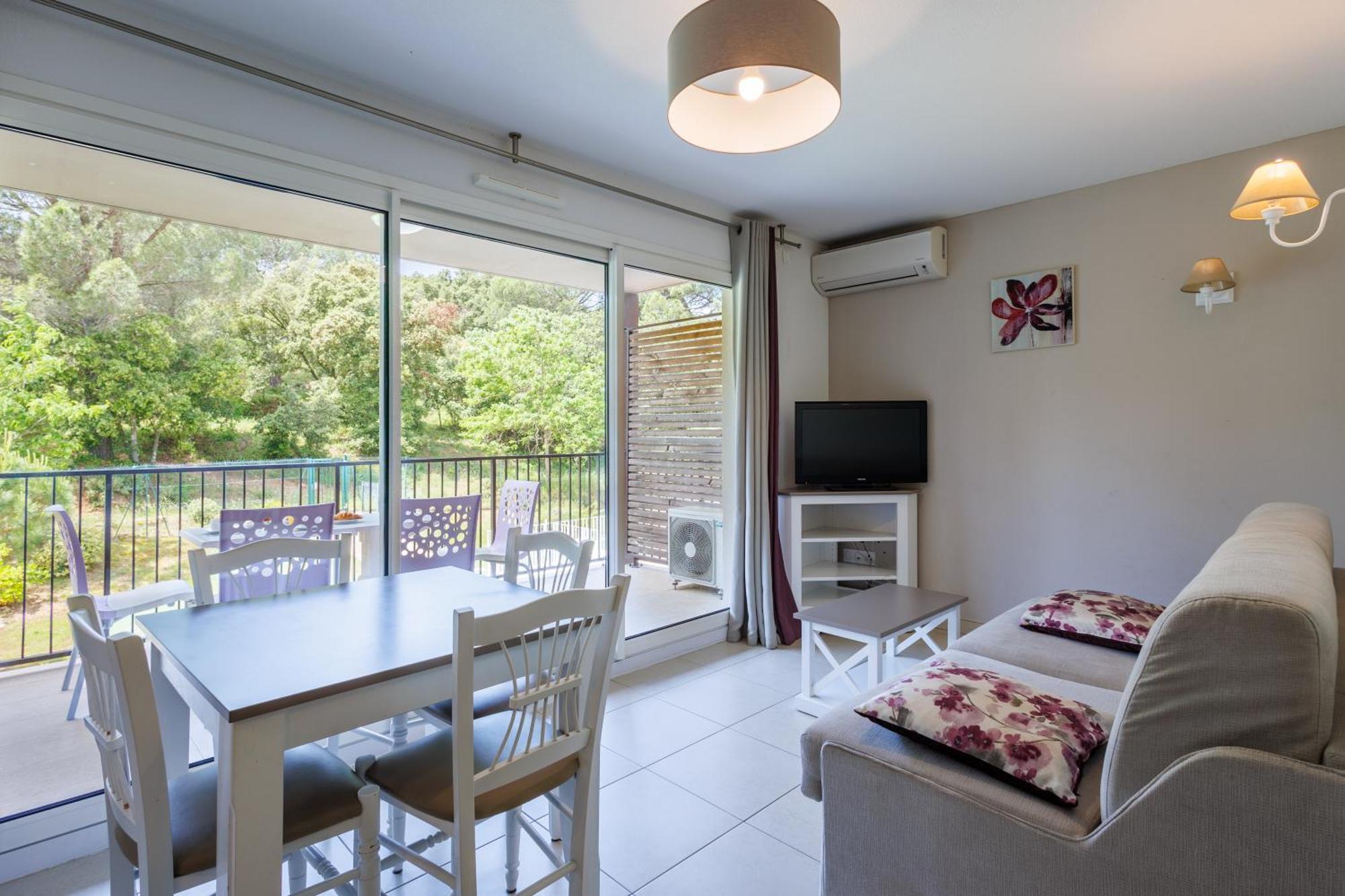 Residhotel Residence Pont Du Gard Ремулан Екстериор снимка