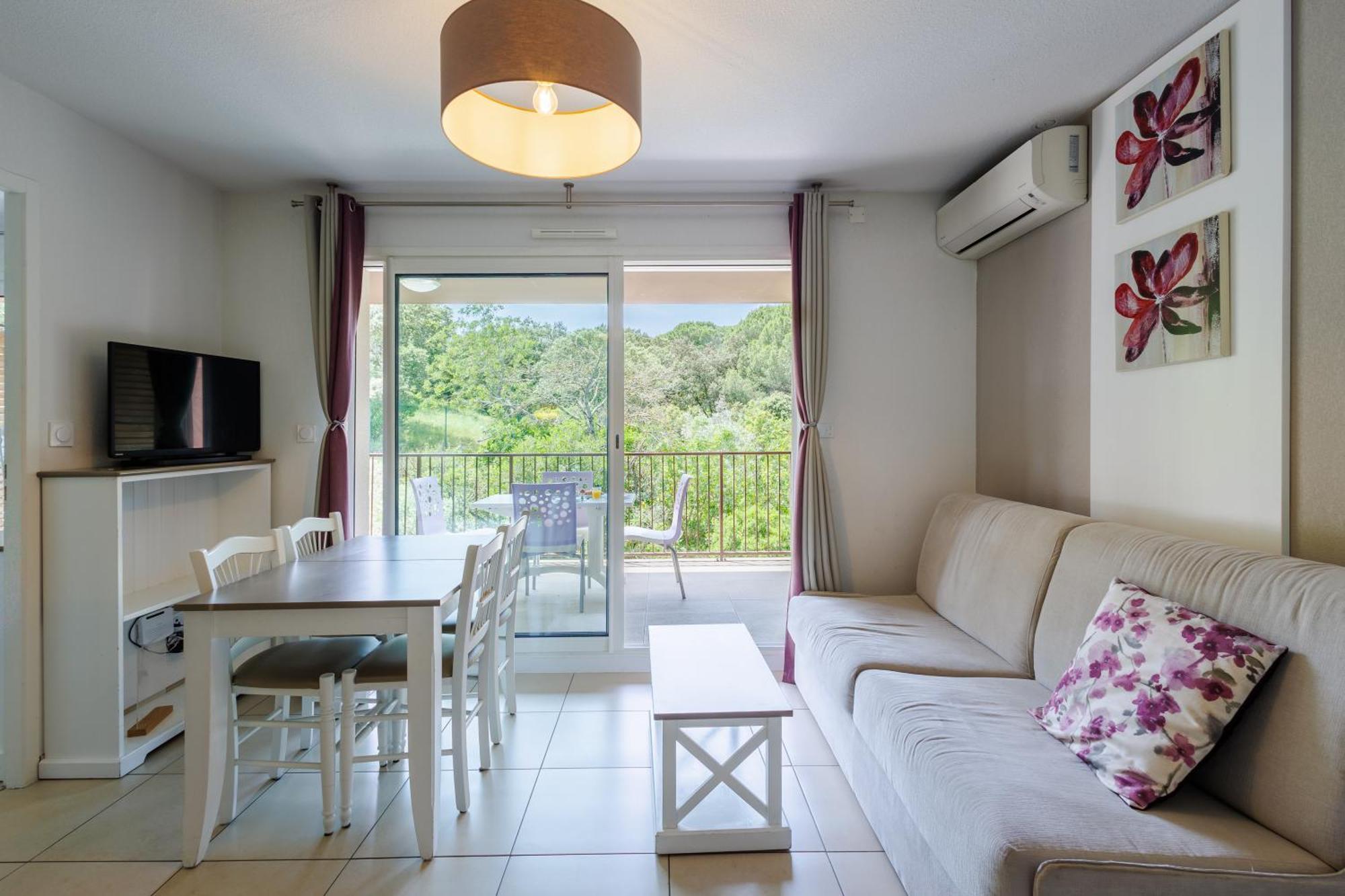 Residhotel Residence Pont Du Gard Ремулан Екстериор снимка