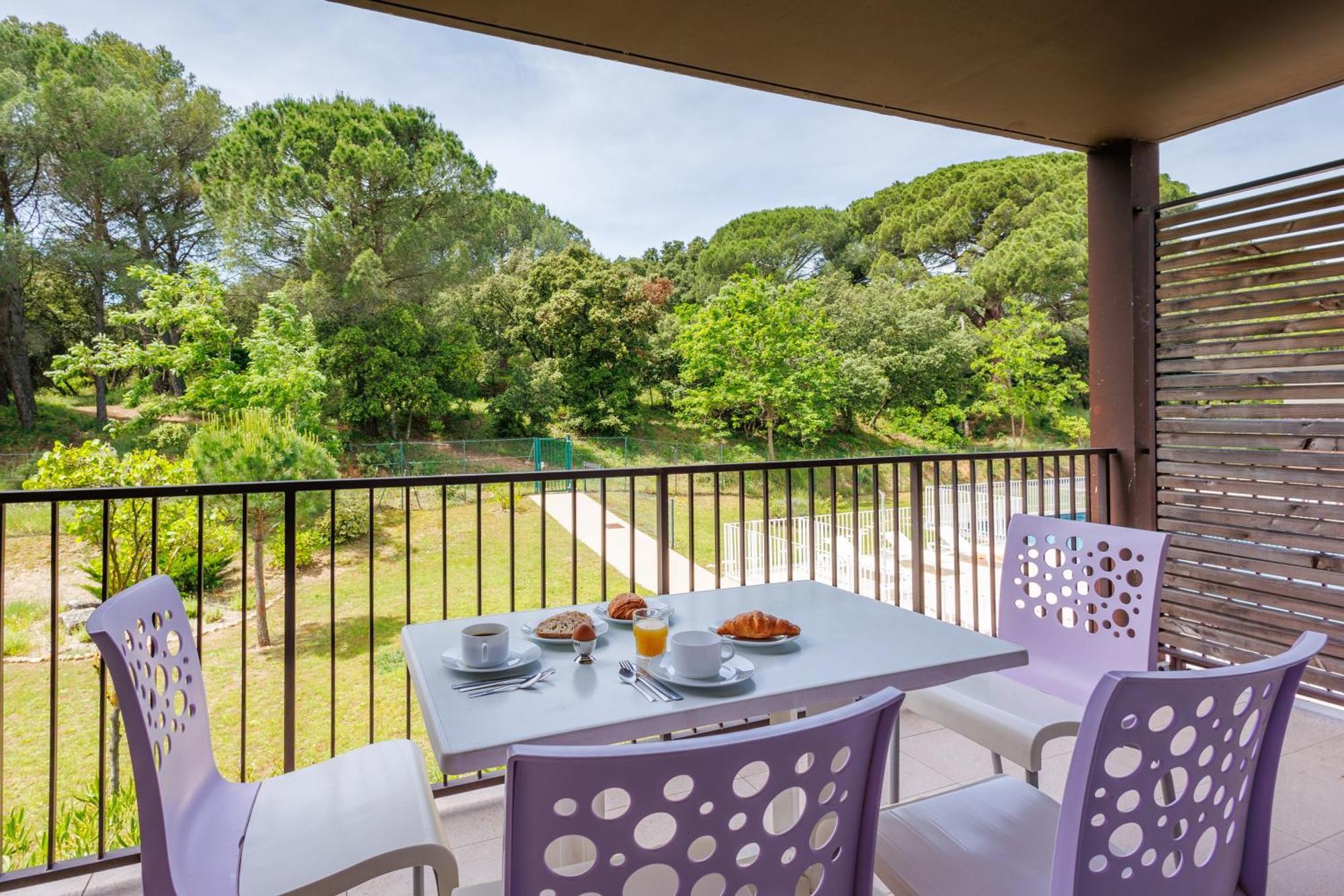 Residhotel Residence Pont Du Gard Ремулан Екстериор снимка
