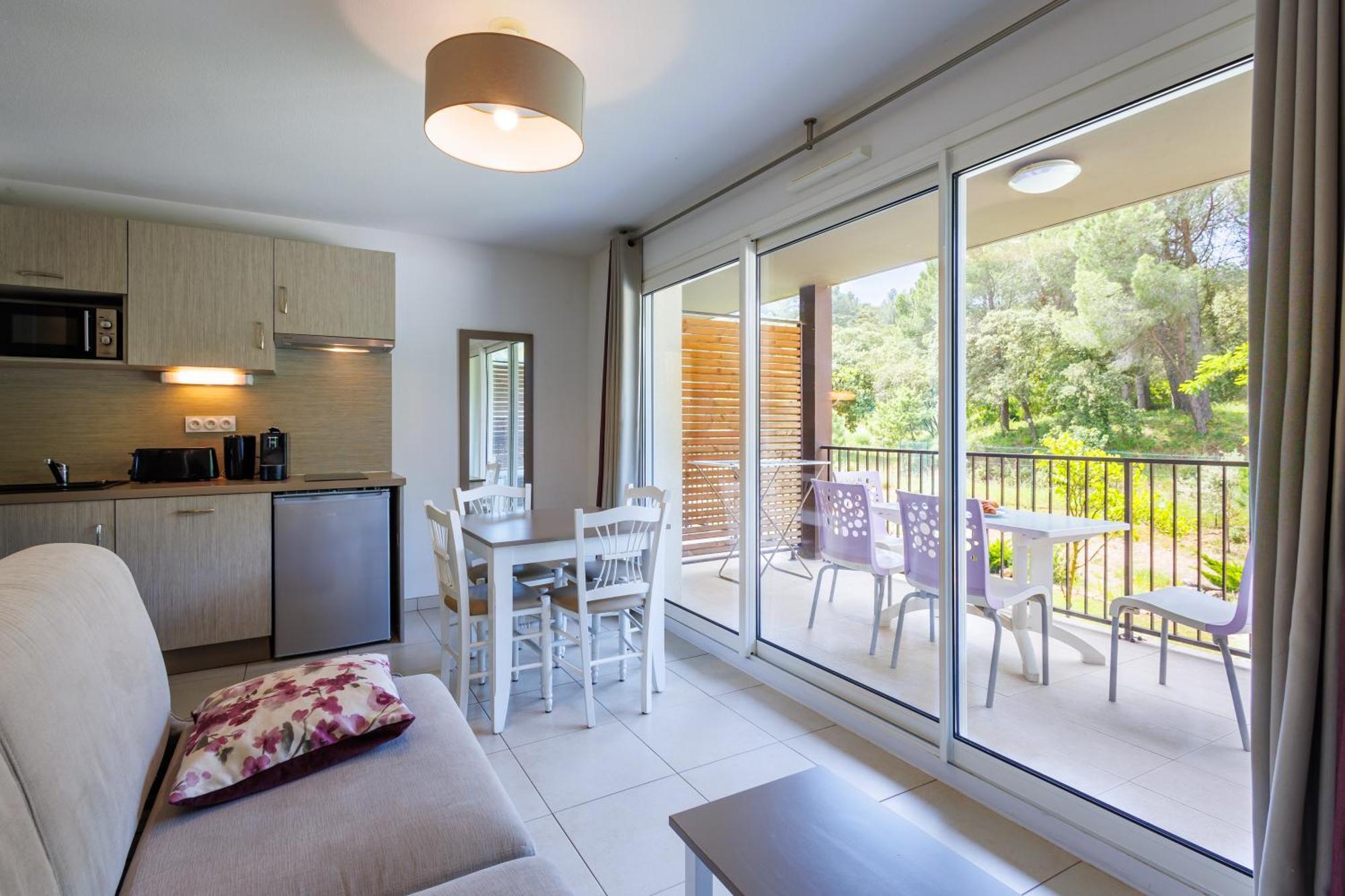 Residhotel Residence Pont Du Gard Ремулан Екстериор снимка