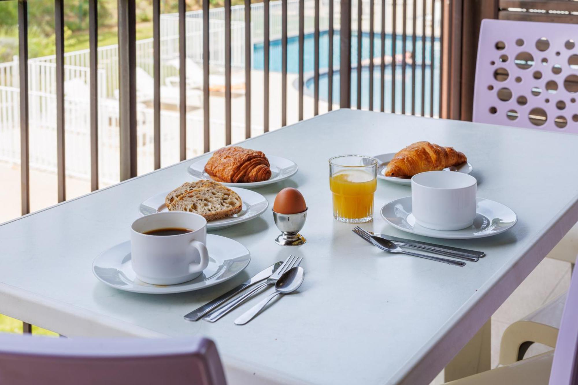 Residhotel Residence Pont Du Gard Ремулан Екстериор снимка