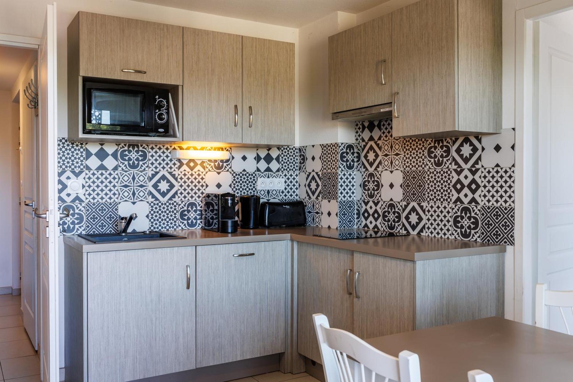 Residhotel Residence Pont Du Gard Ремулан Екстериор снимка