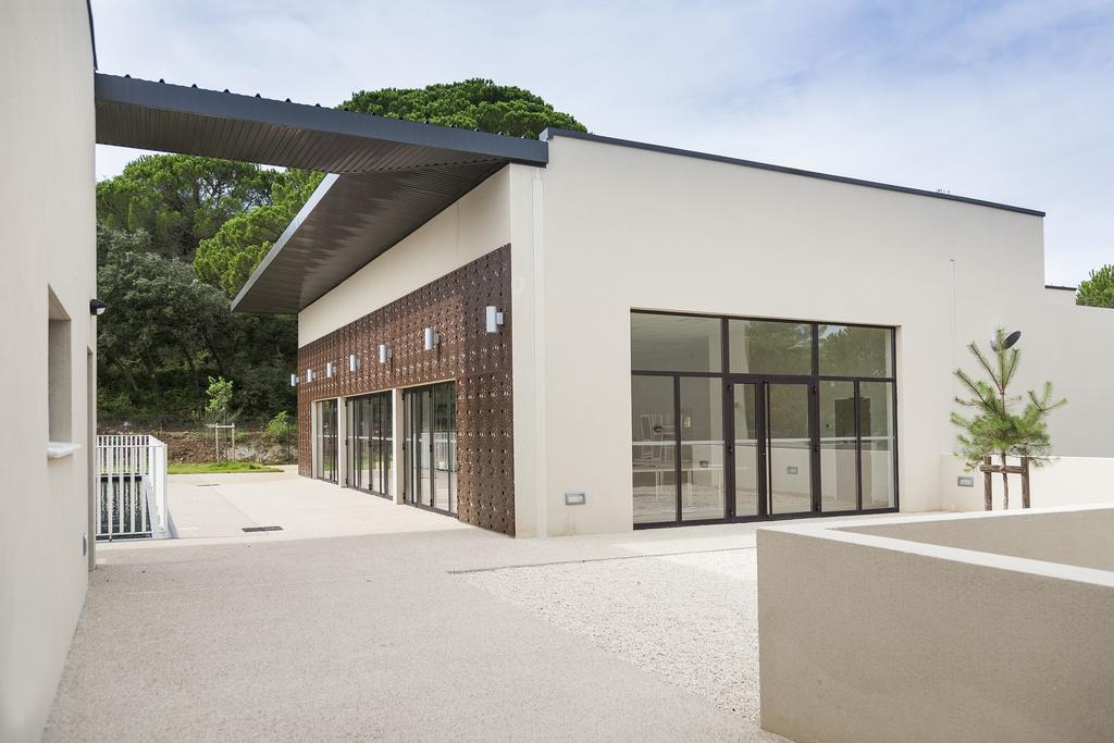 Residhotel Residence Pont Du Gard Ремулан Екстериор снимка