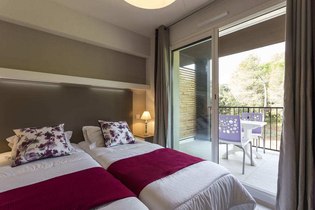 Residhotel Residence Pont Du Gard Ремулан Екстериор снимка