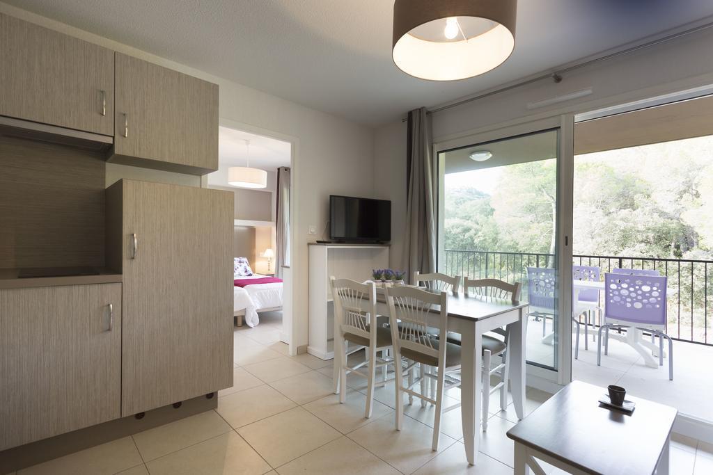 Residhotel Residence Pont Du Gard Ремулан Екстериор снимка