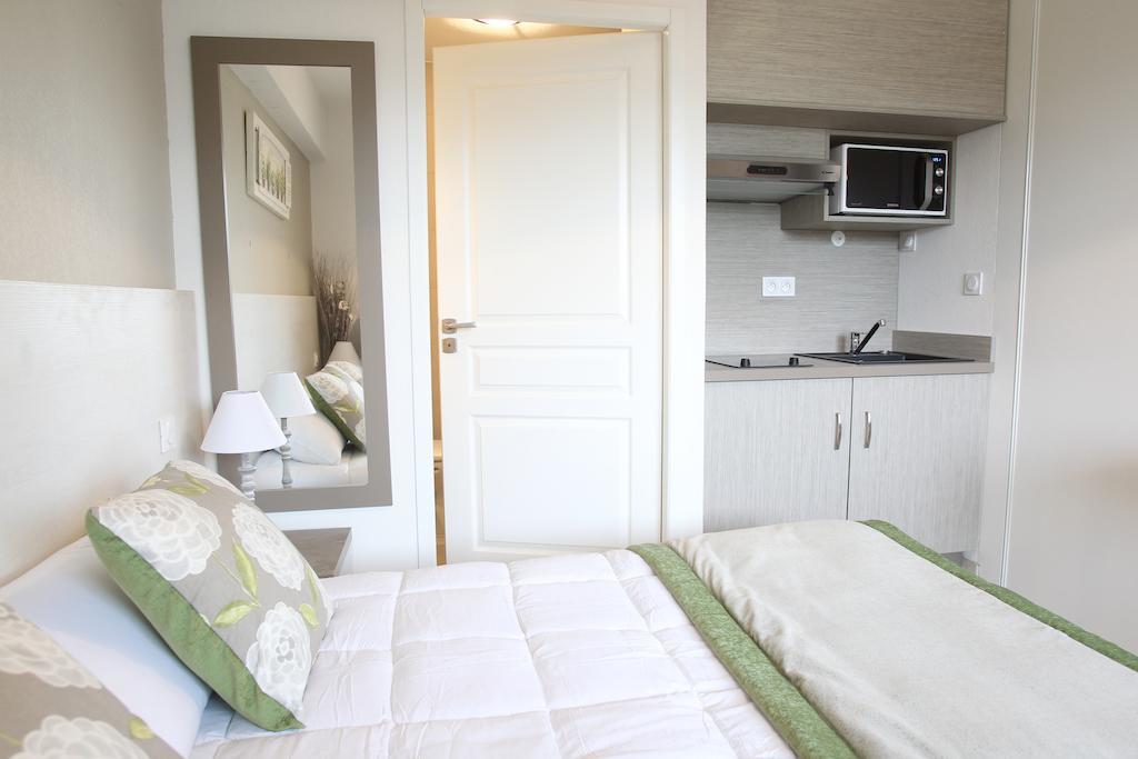 Residhotel Residence Pont Du Gard Ремулан Стая снимка
